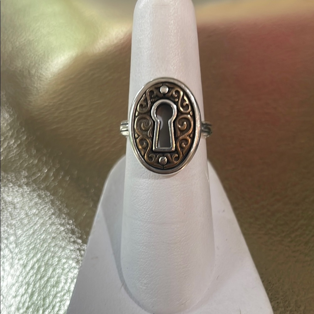 James Avery, retired, Journey Oval keyhole ring, SS and bronze, Sz 6 1/2